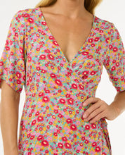 Carica l'immagine nel visualizzatore di Gallery, LAS DALIAS DITSY WRAP DRESS