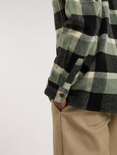 Carica l'immagine nel visualizzatore di Gallery, PLAID COALING LS SHIRT