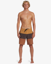 Carica l'immagine nel visualizzatore di Gallery, TRIBONG LT