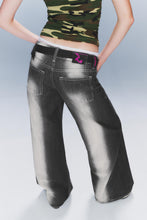 Carica l'immagine nel visualizzatore di Gallery, POSER REGULAR WAIST LOOSE WIDE JEANS