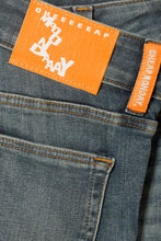 Carica l'immagine nel visualizzatore di Gallery, BOOTY BEI LOW WAIST SKINNY BOOTCUT JEANS