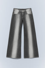 Carica l'immagine nel visualizzatore di Gallery, POSER REGULAR WAIST LOOSE WIDE JEANS