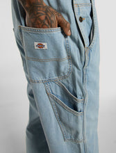 Carica l'immagine nel visualizzatore di Gallery, DICKIES CLASSIC DENIM BIB
