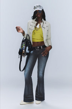 Carica l'immagine nel visualizzatore di Gallery, BOOTY BEI LOW WAIST SKINNY BOOTCUT JEANS