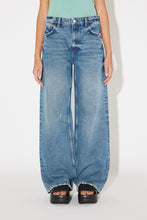 Carica l'immagine nel visualizzatore di Gallery, Wider WOMAN AMISH