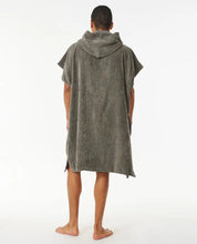Carica l&#39;immagine nel visualizzatore di Gallery, LOGO HOODED TOWEL
