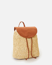 Carica l&#39;immagine nel visualizzatore di Gallery, ESSENTIALS STRAW 7L BACKPACK
