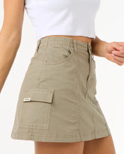 Carica l&#39;immagine nel visualizzatore di Gallery, CRUISIN. CARGO MINI SKIRT

