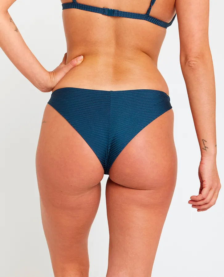 MODERN RIB CHEEKY PANT