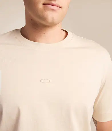 STACKED FLOW TEE