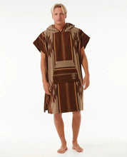 Carica l&#39;immagine nel visualizzatore di Gallery, SEARCHERS HOODED TOWEL
