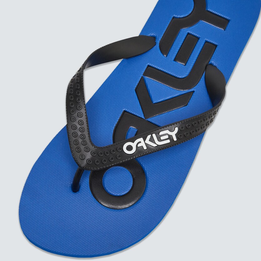 COLLEGE FLIP FLOP