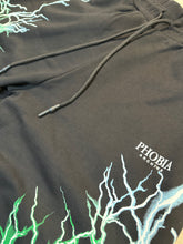 Carica l&#39;immagine nel visualizzatore di Gallery, BLACK SHORTS WITH GREEN AND BLUE LIGHTNING PRINT AND LOGO PRINT
