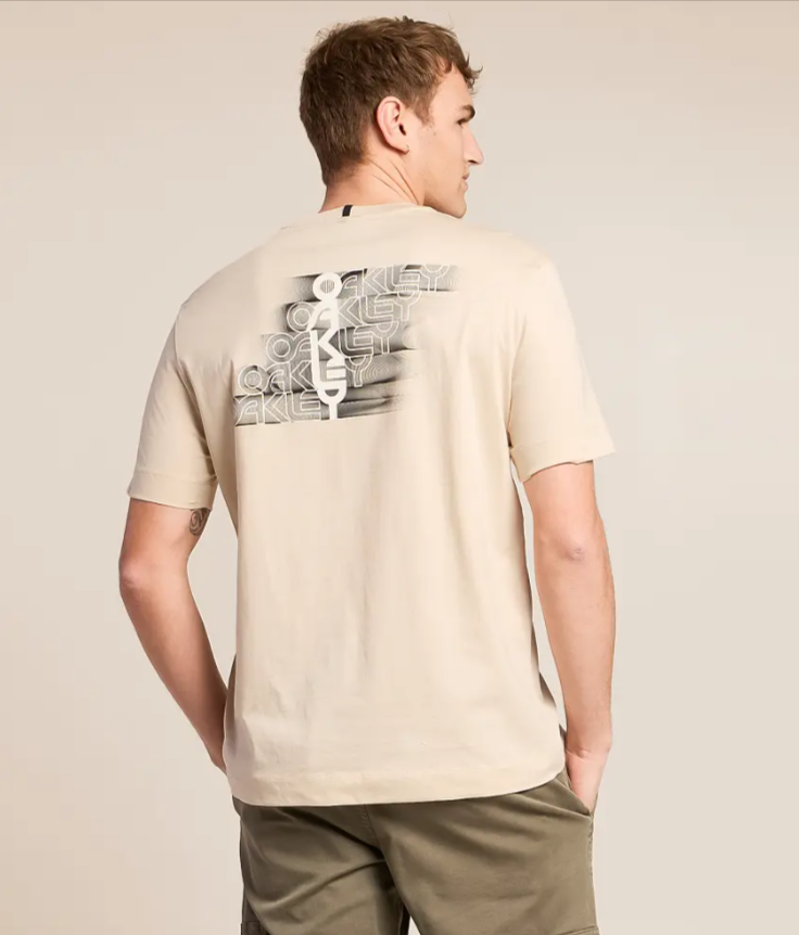 STACKED FLOW TEE