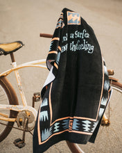 Carica l&#39;immagine nel visualizzatore di Gallery, WAVES TOWEL
