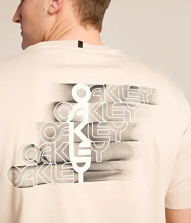 STACKED FLOW TEE