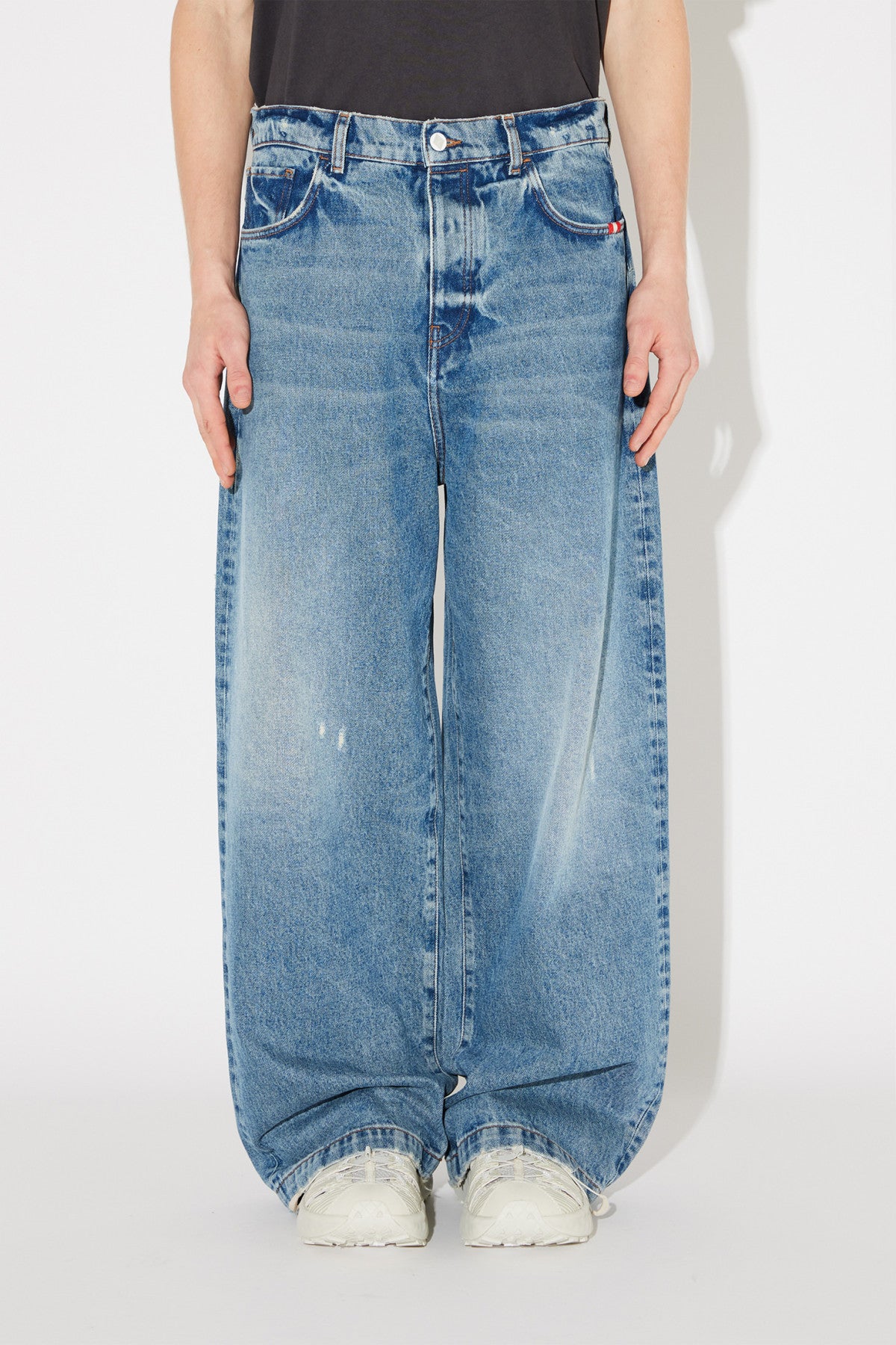 Wide Unisex MAN AMISH