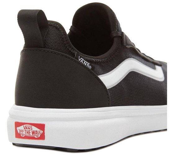 UA UltraRange AC Black/True Whit