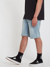 Carica l&#39;immagine nel visualizzatore di Gallery, SOLVER DENIM SHORT
