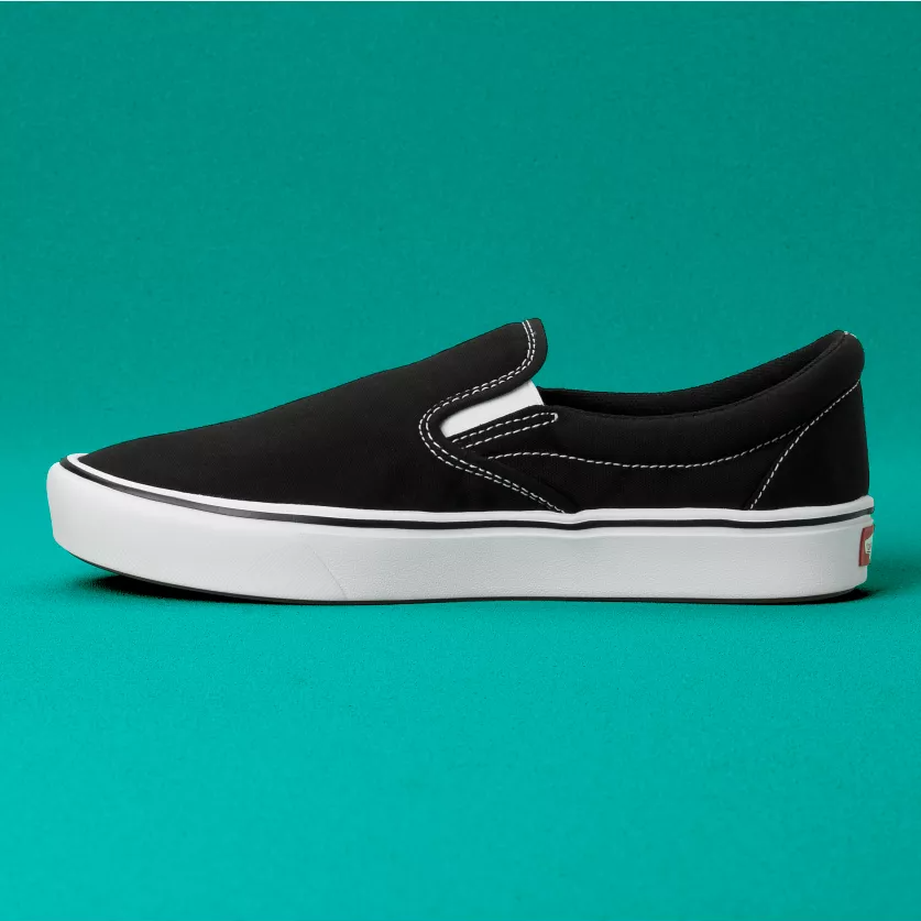 UA ComfyCush Slip CLASSIC BLACK